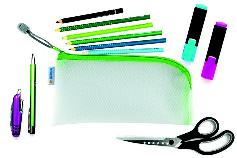 Veske/lomme i plast med grønn glidelås 23x11cm